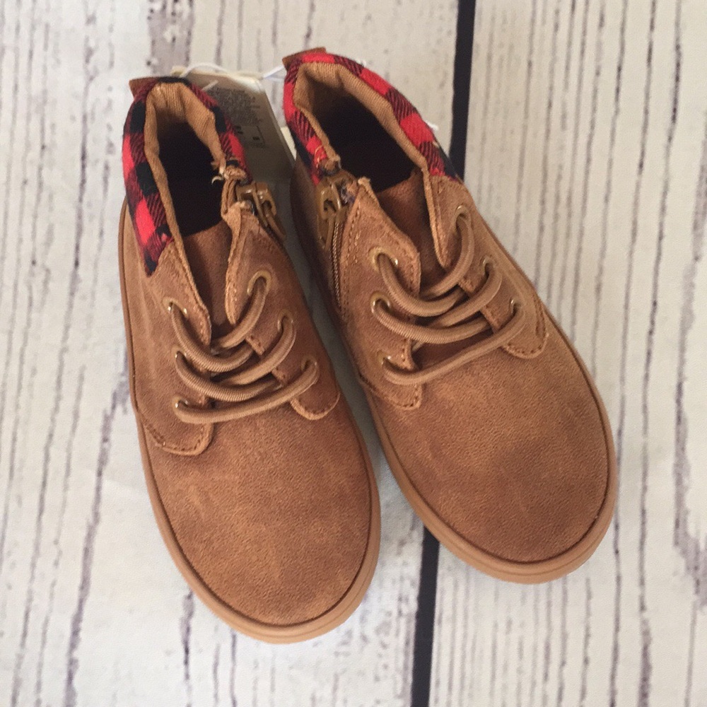 Old Navy Chukka boots and cap